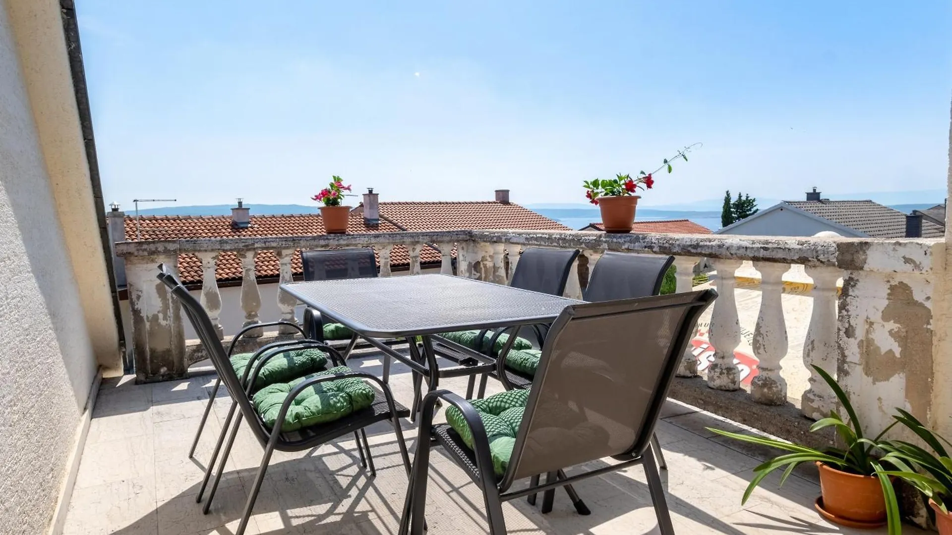 Apartments With A Parking Space Crikvenica - 23289