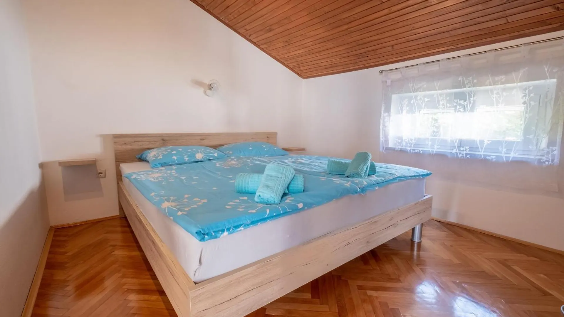 Apartments With A Parking Space Crikvenica - 23289