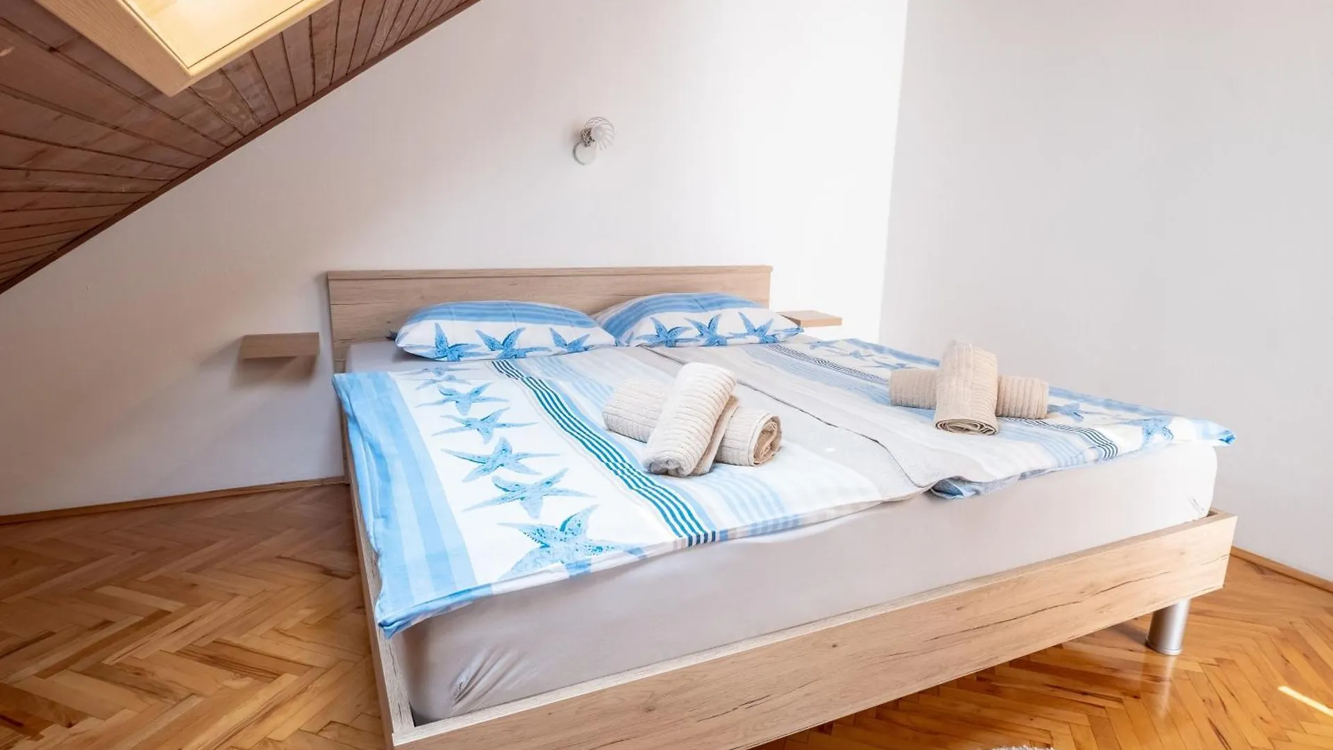 Apartments With A Parking Space Crikvenica - 23289