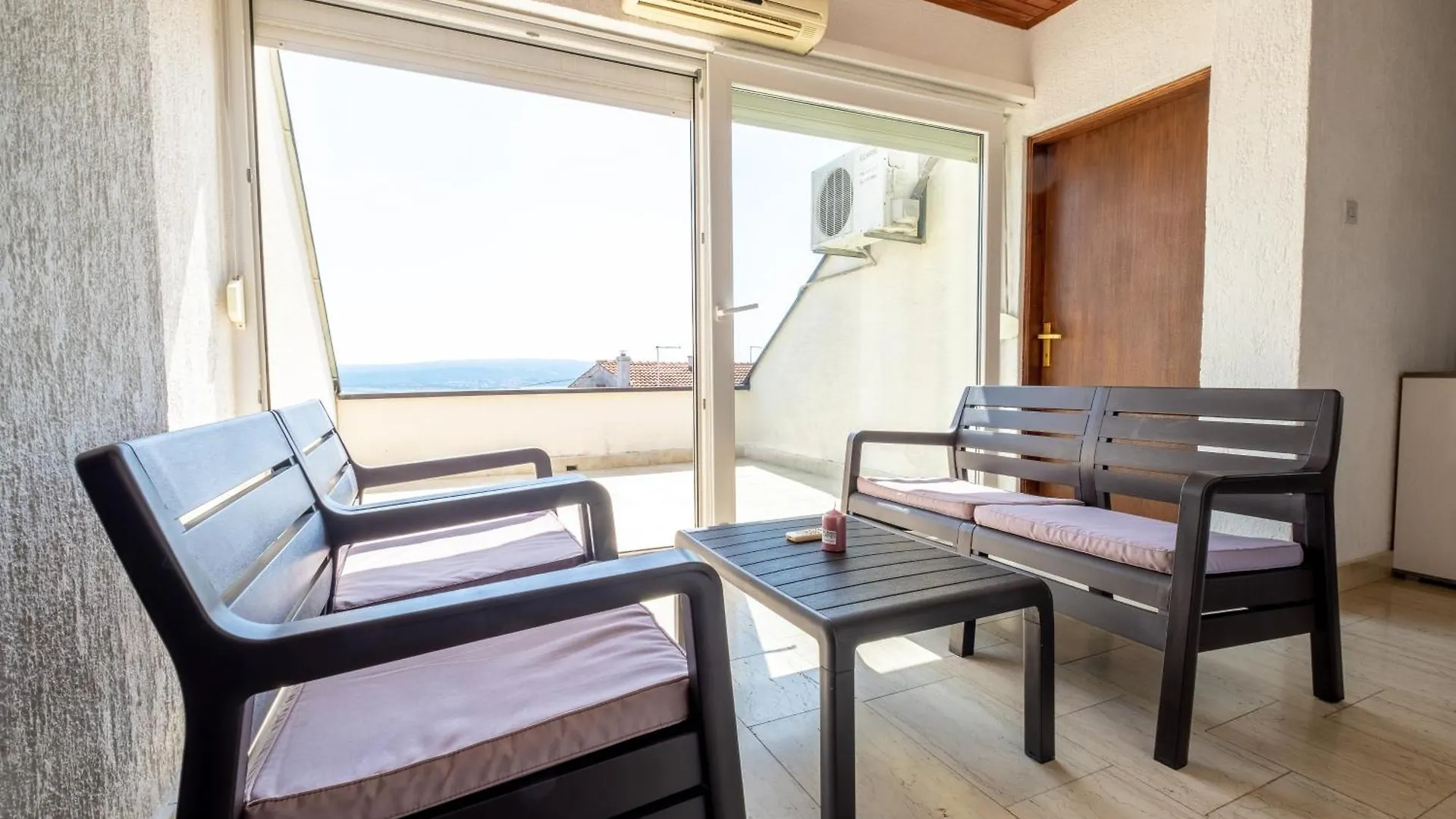Apartments With A Parking Space Crikvenica - 23289